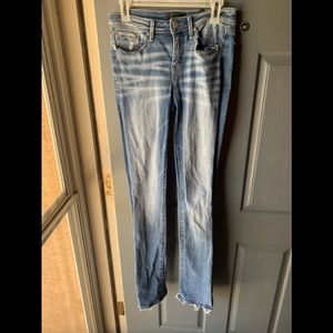 Womens jeans Buckle Black brand.  Curvy fit. 25x34